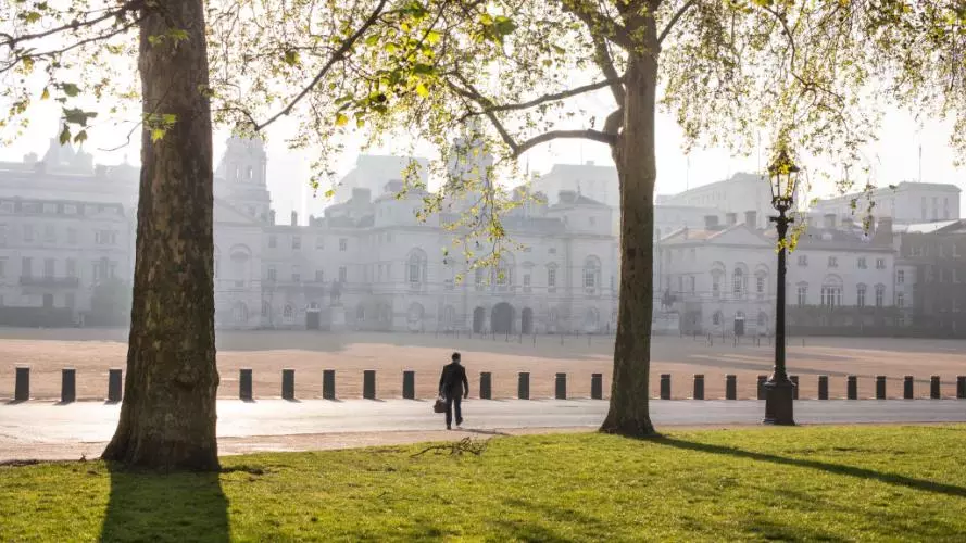 lone walker horseguardsparade stjamess london lockdown 2020 barry lewis inpictures getty images